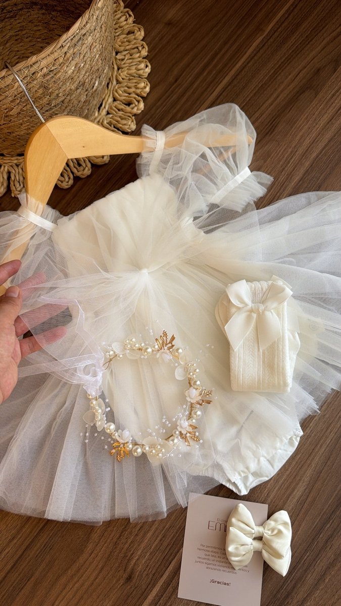 Outfit Bebé Elegante en Blanco | | Ropa de bebé y niña | El Closet de Emma