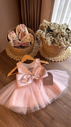 Outfit Rosa Empolvado para Bebé | Vestido de Tul con Perlas, Zapatos, Tiara y Gorrito de Primer Año | | Ropa de bebé y niña | El Closet de Emma