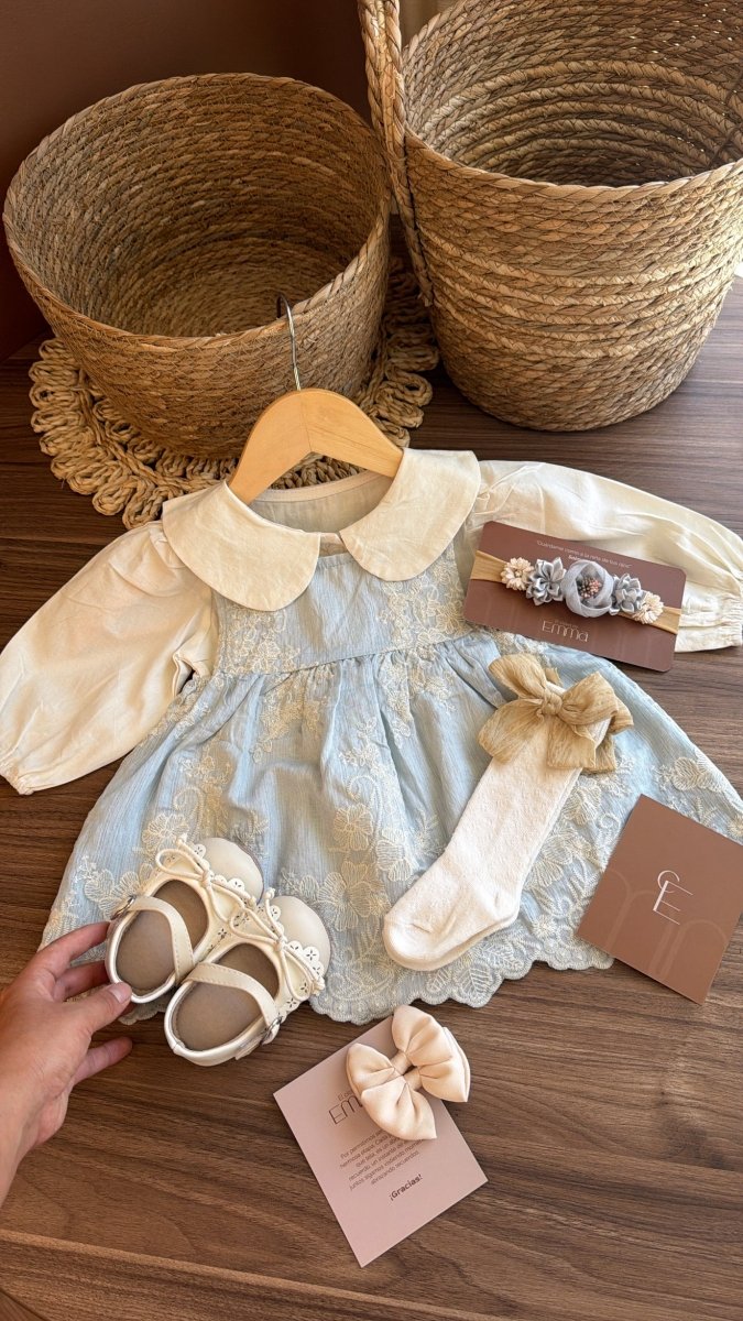 Vestido outfit Dulce Herencia Celeste Imagen principal del producto