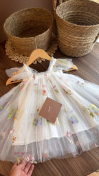 Outfit vestido con alas de Ensueño en Blanco | | Ropa de bebé y niña | El Closet de Emma