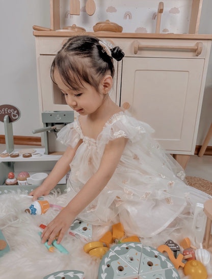 Vestido de Tul con Mariposas Bordadas