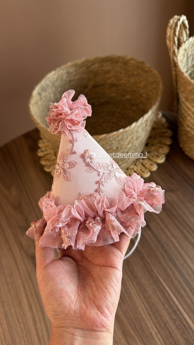 Gorro de Cumpleaños Encaje | Gorro de Cumpleaños | Ropa de bebé y niña | El Closet de Emma Imagen principal del producto