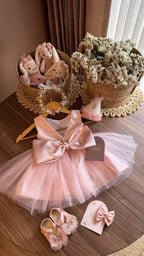 Outfit Rosa Empolvado para Bebé | Vestido de Tul con Perlas, Zapatos, Tiara y Gorrito de Primer Año | | Ropa de bebé y niña | El Closet de Emma