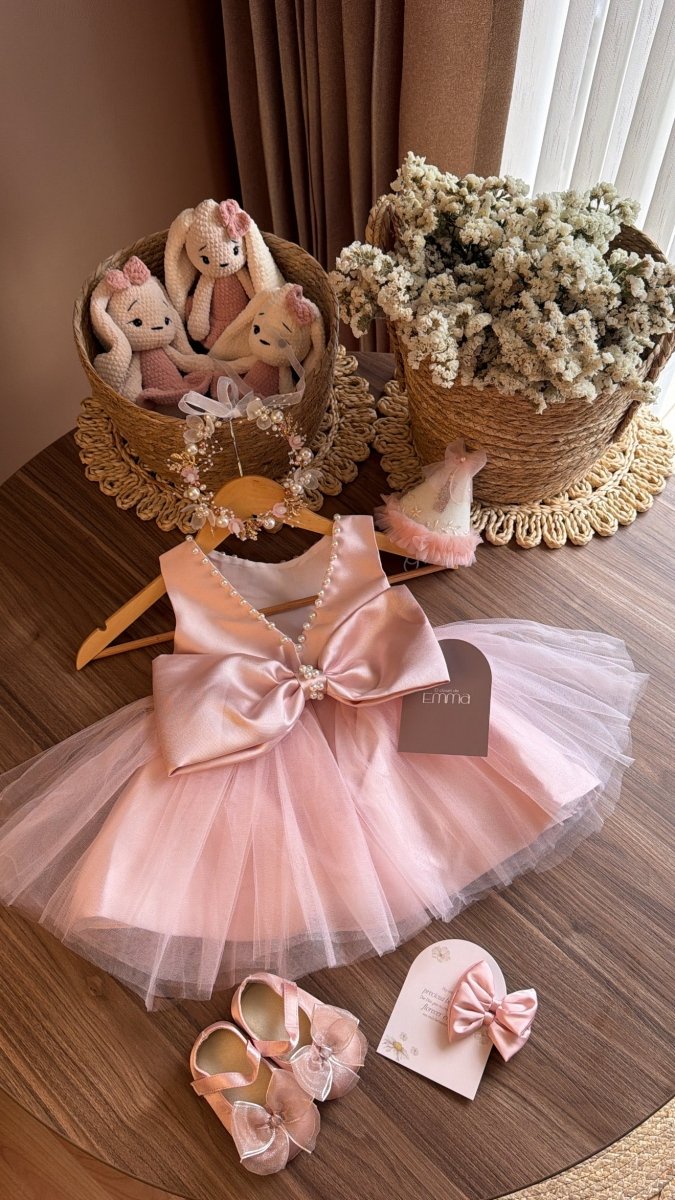 Outfit Rosa Empolvado para Bebé | Vestido de Tul con Perlas, Zapatos, Tiara y Gorrito de Primer Año | | Ropa de bebé y niña | El Closet de Emma