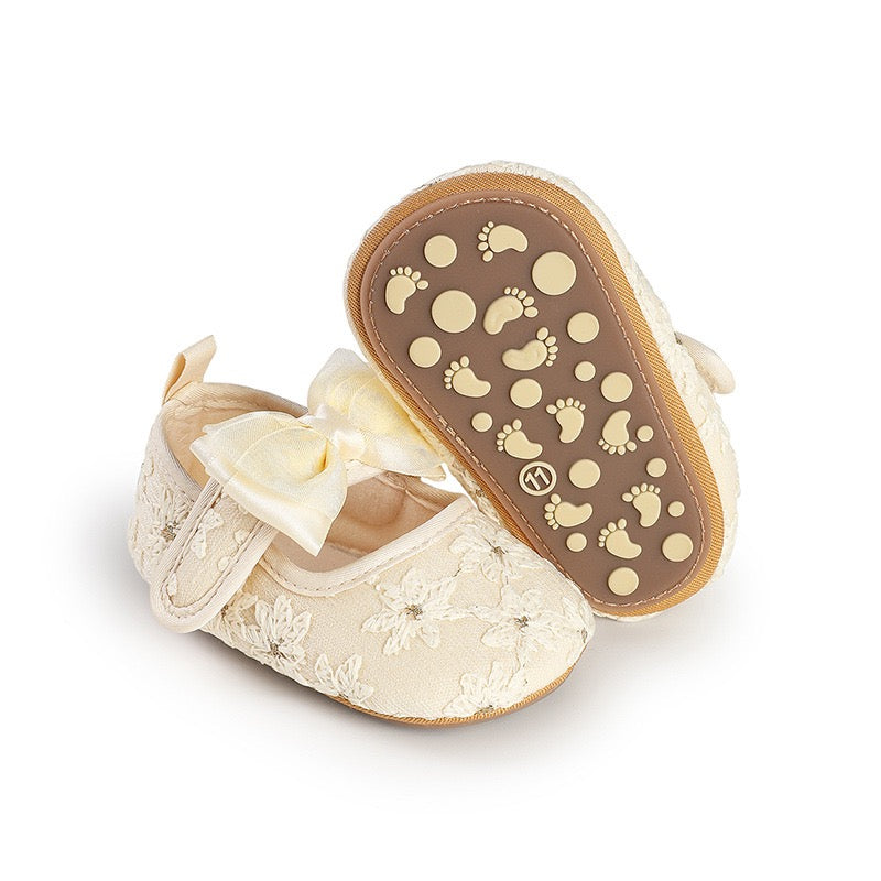 Zapatos Amarillo de Encaje con Lazo para Bebé | Elegantes y Suaves