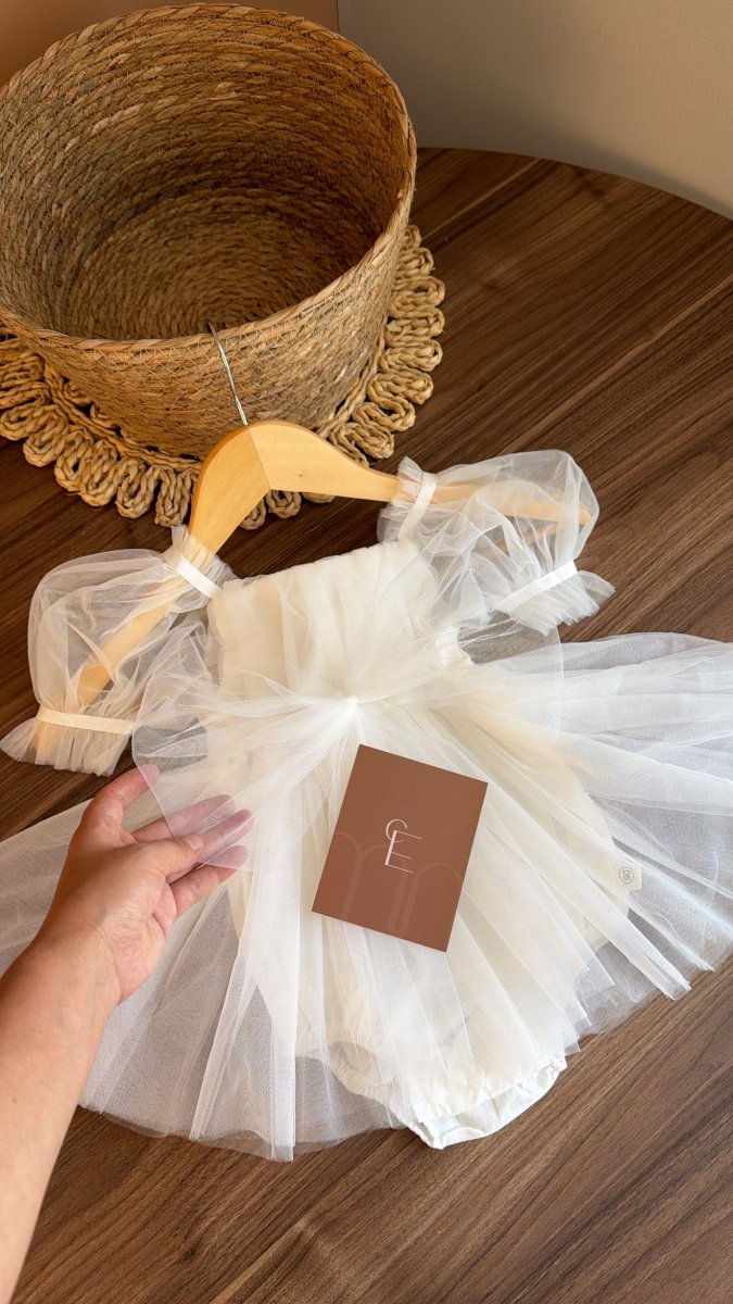 Outfit Bebé Elegante en Blanco | | Ropa de bebé y niña | El Closet de Emma