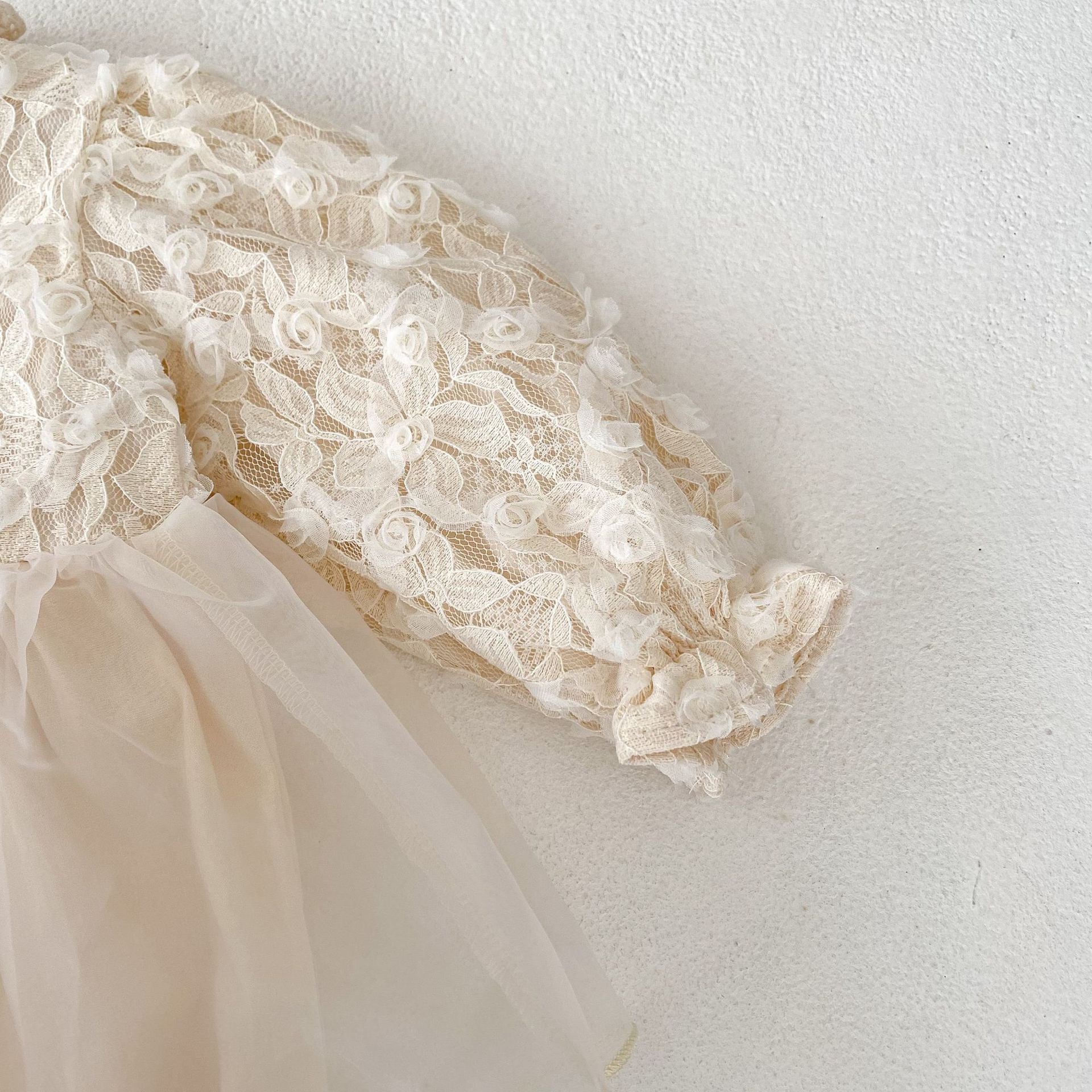 Vestido de Encaje con Flores 3D y Tul