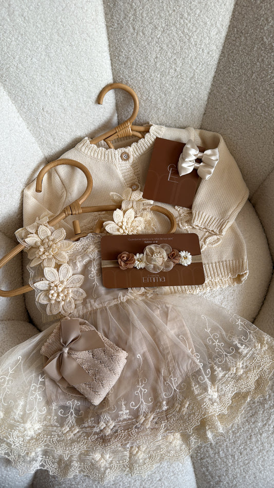 Conjunto beige encaje floral