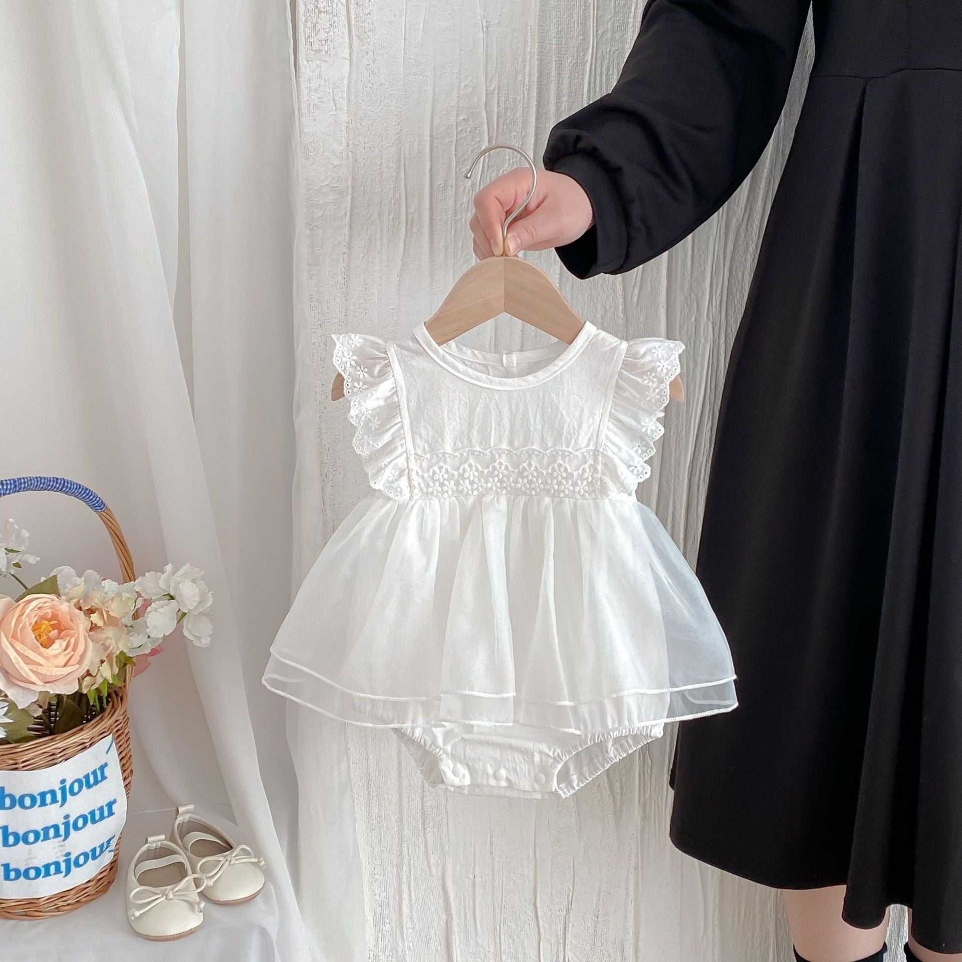 Romper Vestido Blanco Tul Bordado – Volantes Imagen secundaria del producto
