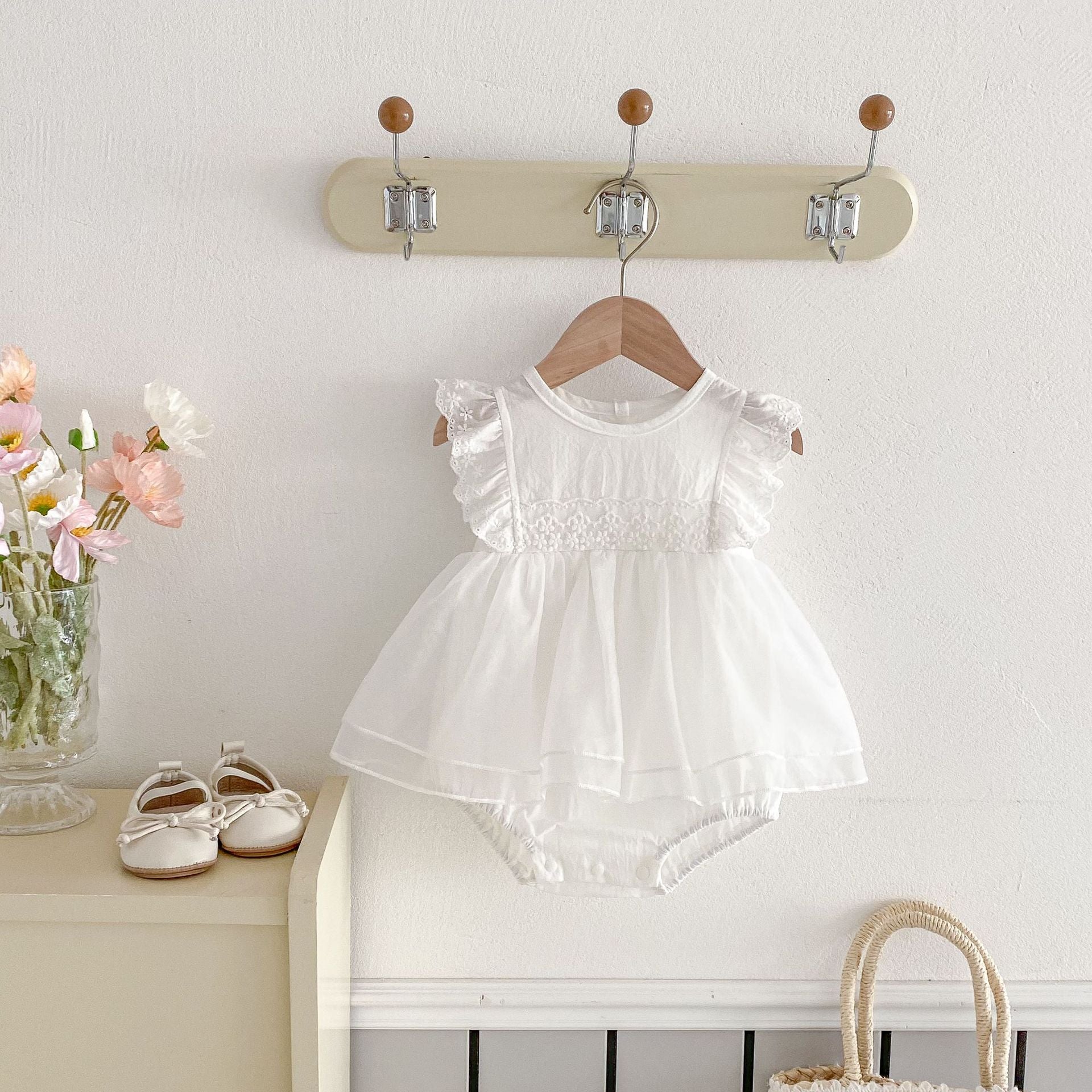 Romper Vestido Blanco Tul Bordado – Volantes Imagen secundaria del producto