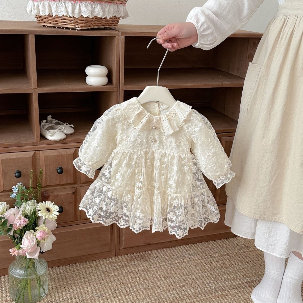 Vestido Encaje Floral Marfil – Edición Romance Clásico | Bodýs para Bebé | Ropa de bebé y niña | El Closet de Emma