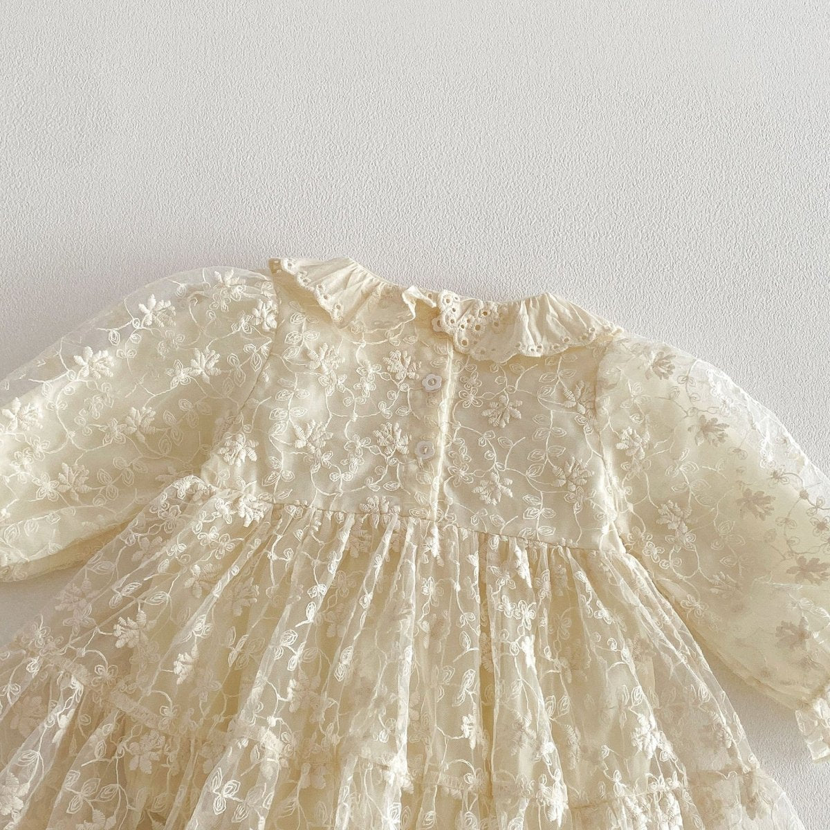 Vestido Encaje Floral Marfil – Edición Romance Clásico | Bodýs para Bebé | Ropa de bebé y niña | El Closet de Emma