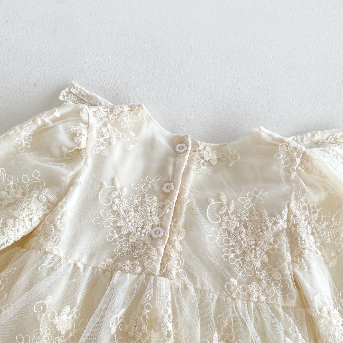 Vestido Encaje Vintage Marfil – Edición Clásica Emma | Vestido de Encaje | Ropa de bebé y niña | El Closet de Emma