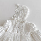 Conjunto con gorro Encaje Clásico con Capota – Edición Bautizo