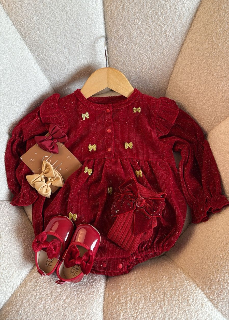 Outfit completo Enterizo Burdeos con Lazos Dorados – Edición Festiva para Bebé Niña