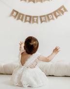 Vestido Ángel Encantado – Encaje con Plumitas