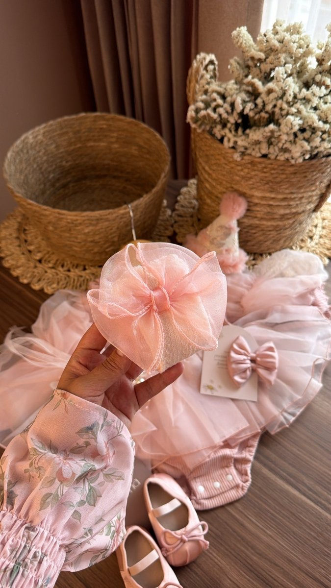 Outfit para Bebé Niña Rosa Pastel con Vestido de Tul, Zapatos, Medias y Accesorios Imagen secundaria del producto