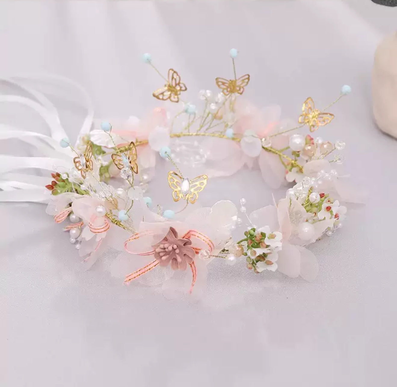 CORONA FLORAL ROSAS Y MARIPOSAS Imagen secundaria del producto