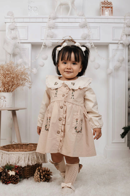 Vestido Beige con Bordado Floral Vintage