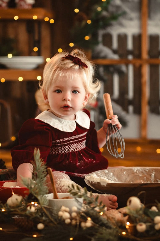 Vestido Rojo Clásico con Cuello Blanco – Colección Encanto de Navidad 🎄👑