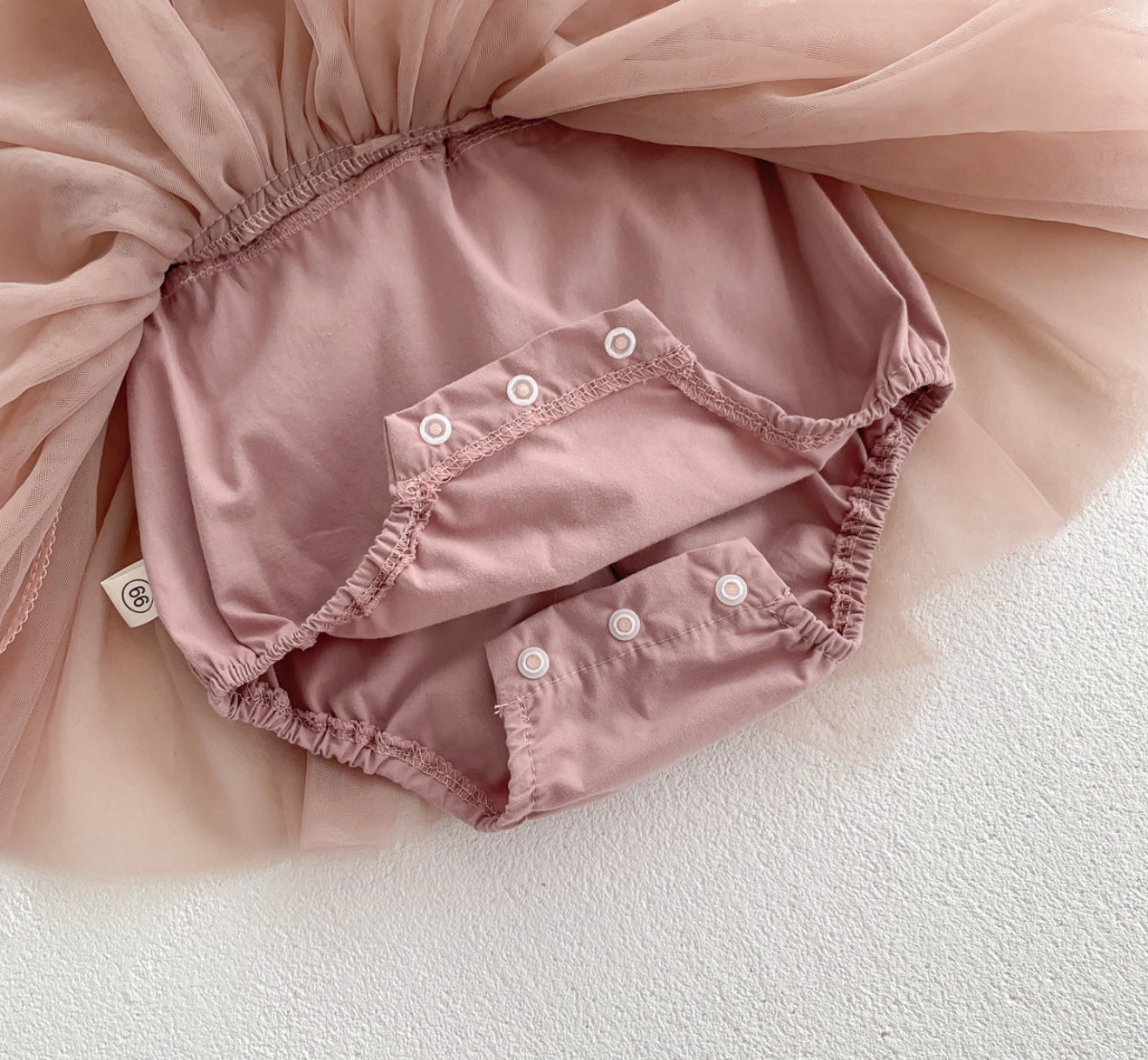 Vestido con lazos Imagen secundaria del producto