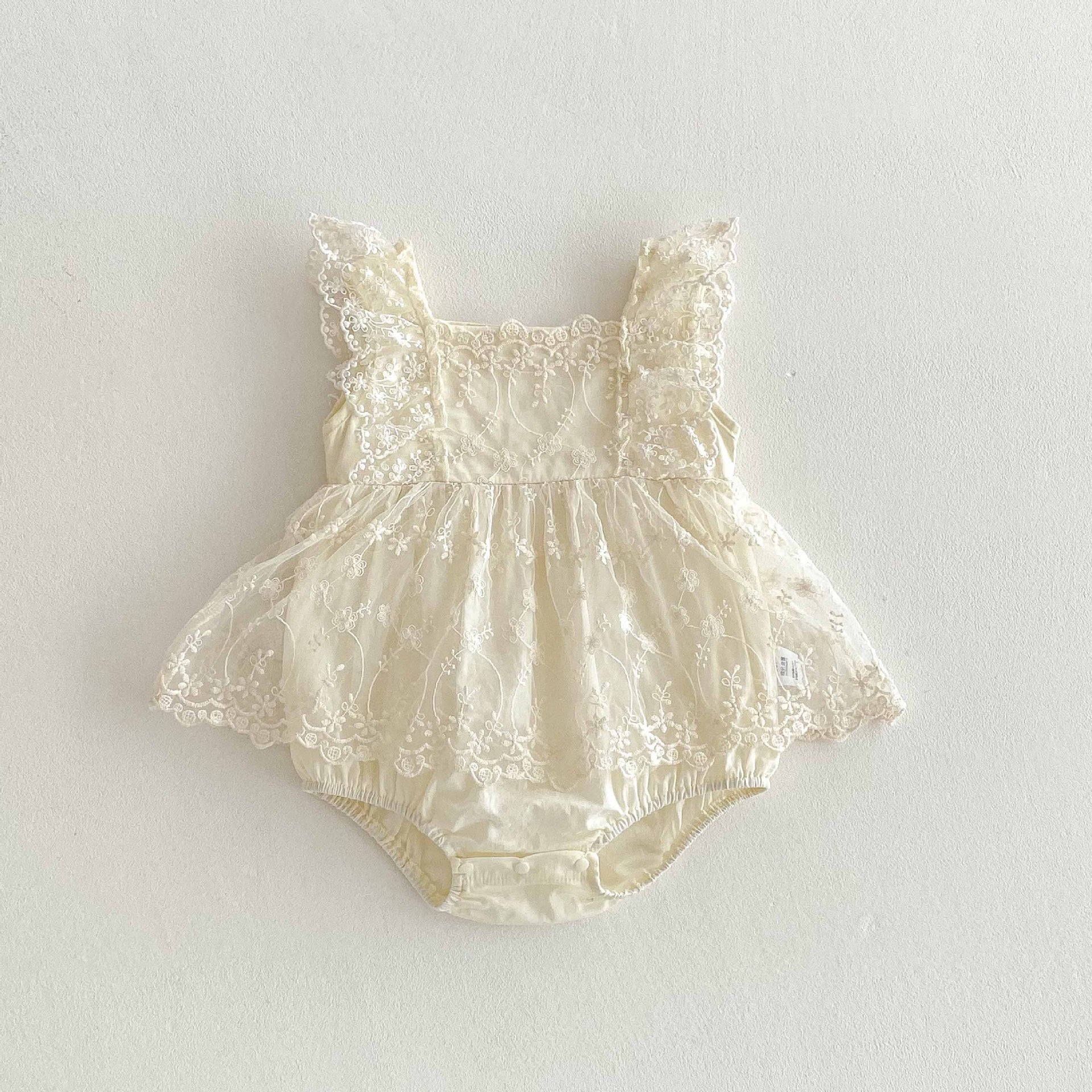 Romper Vestido Ivory Encaje Floral – Volantes Imagen secundaria del producto