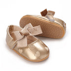 Zapatos Dorados para Bebé con Lazo de Terciopelo – Modelo Golden Heart | zapatos bebés | Ropa de bebé y niña | El Closet de Emma