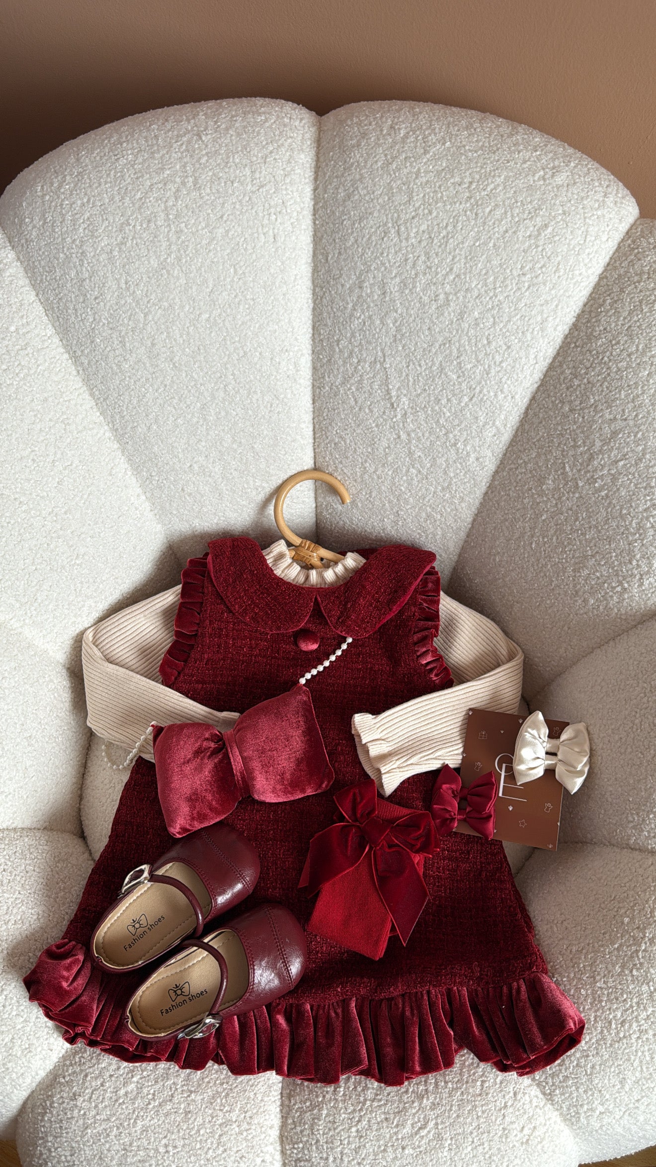 Outfit festivo en color vino Imagen principal del producto