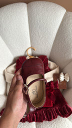 Outfit festivo en color vino