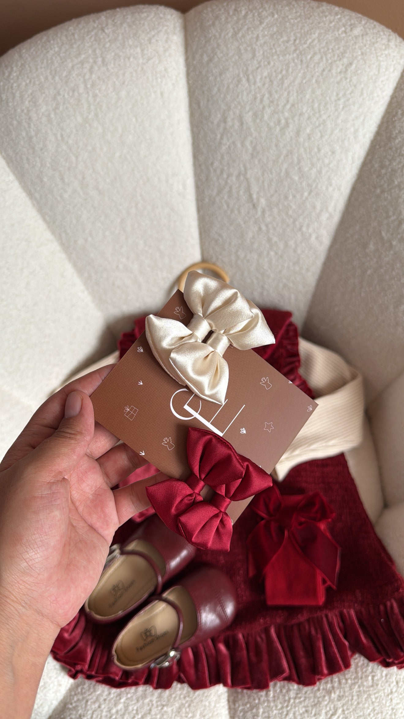 Outfit festivo en color vino