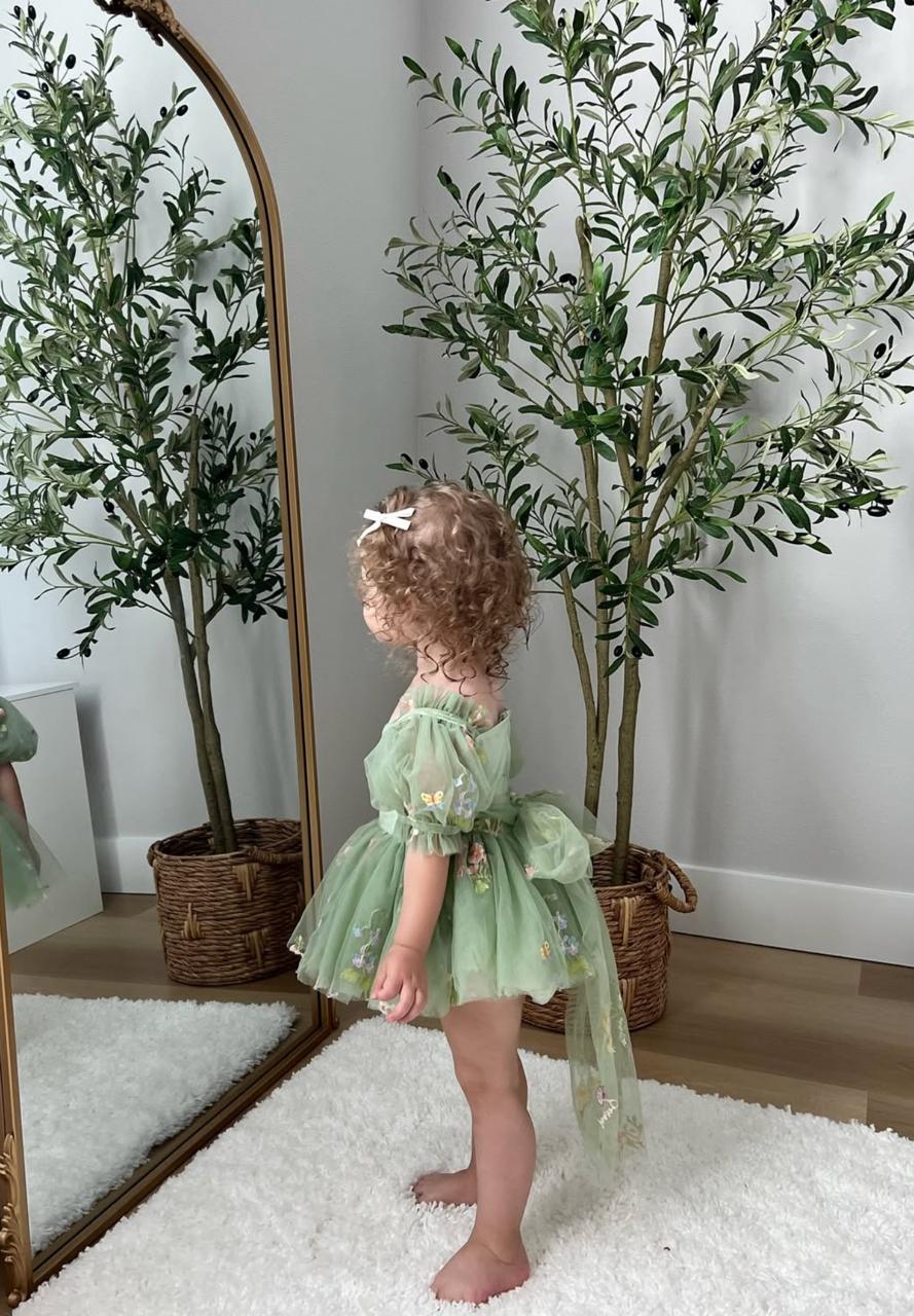 Vestido Verde Encantado con Bordados Florales Imagen secundaria del producto