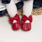 Zapatos de Charol Rojo con Lazo de Terciopelo – Colección Festiva