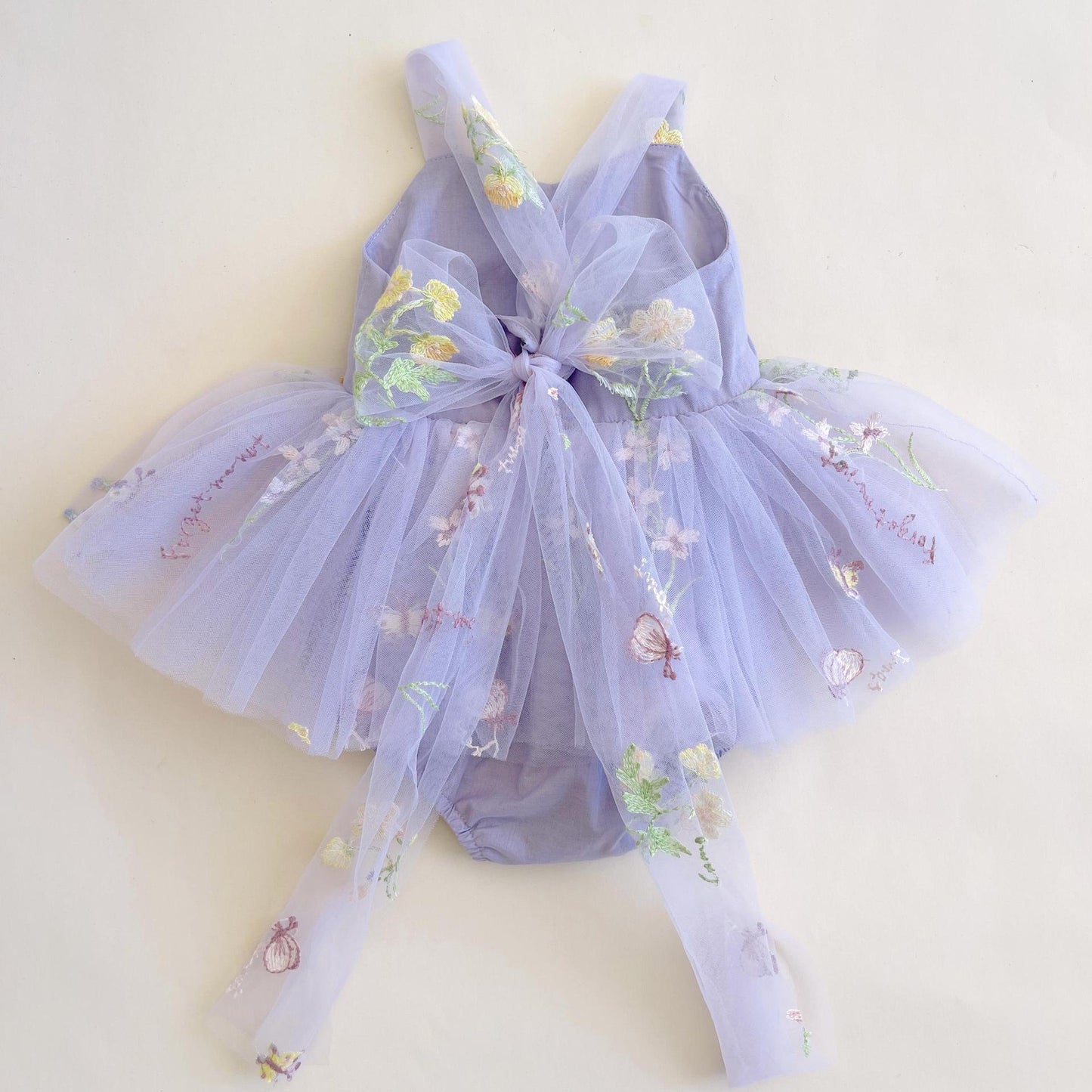 Vestido Lila con Tul Bordado – Modelo Lavender Bloom