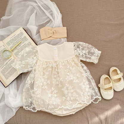Vestido Beige con Encaje Floral – Estilo Romántico para Bebé