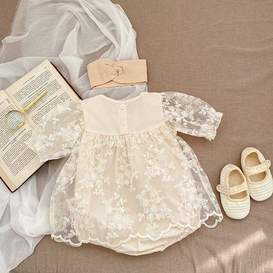 Vestido Beige con Encaje Floral – Estilo Romántico para Bebé