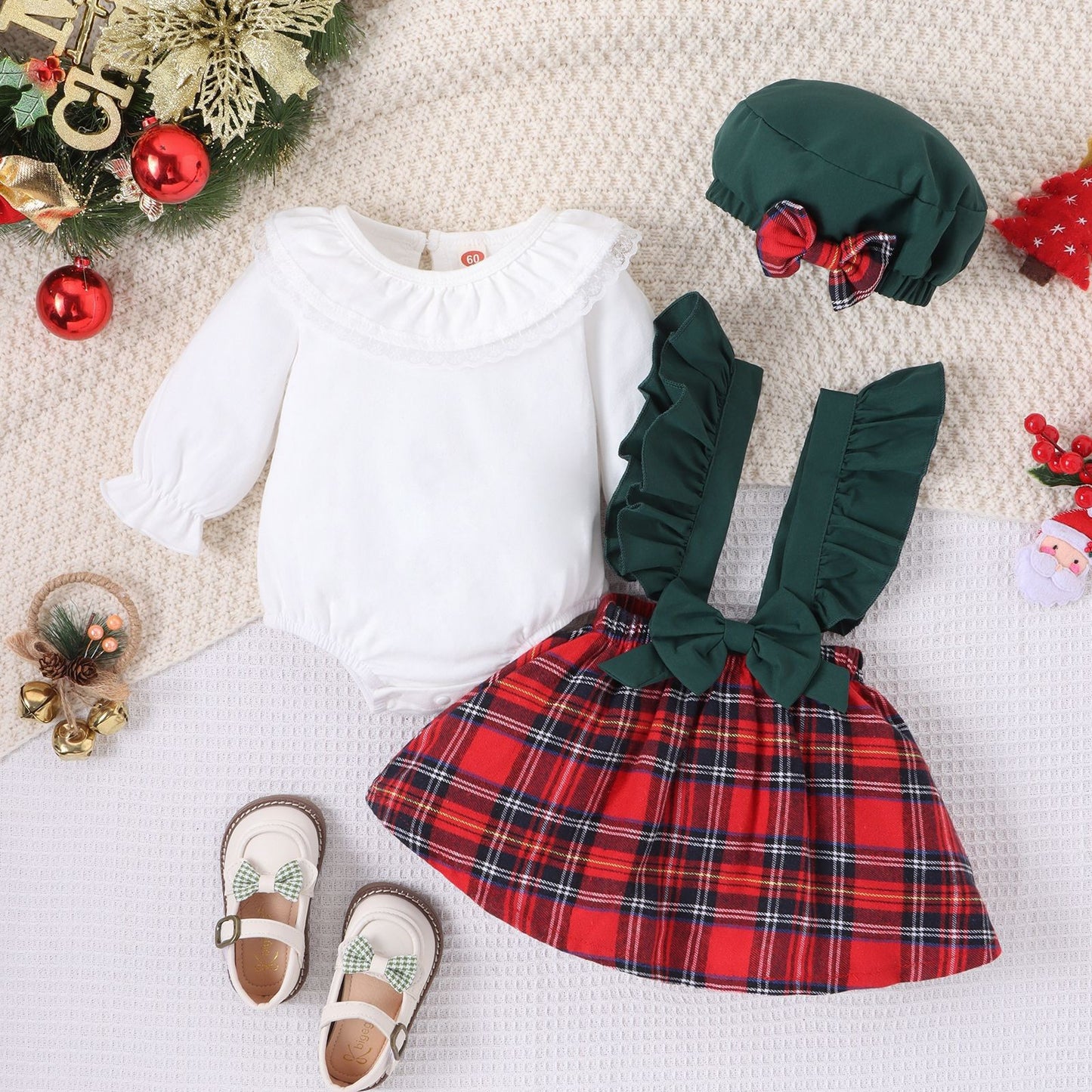 Conjunto con Blusa Blanca y Boina Verde para Bebé Niña