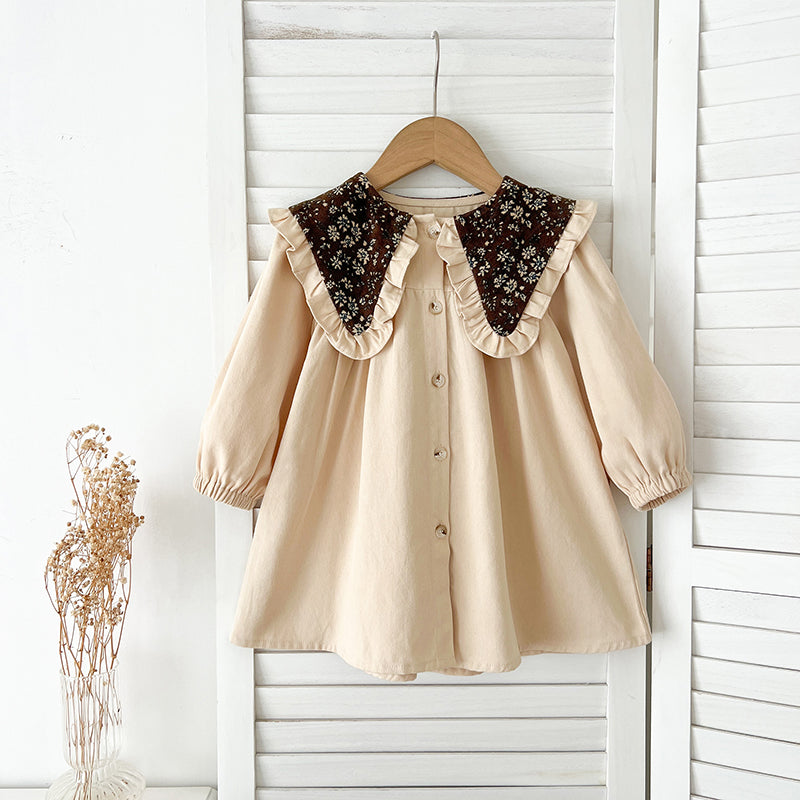 Abrigo Beige con Cuello Vintage de Flores