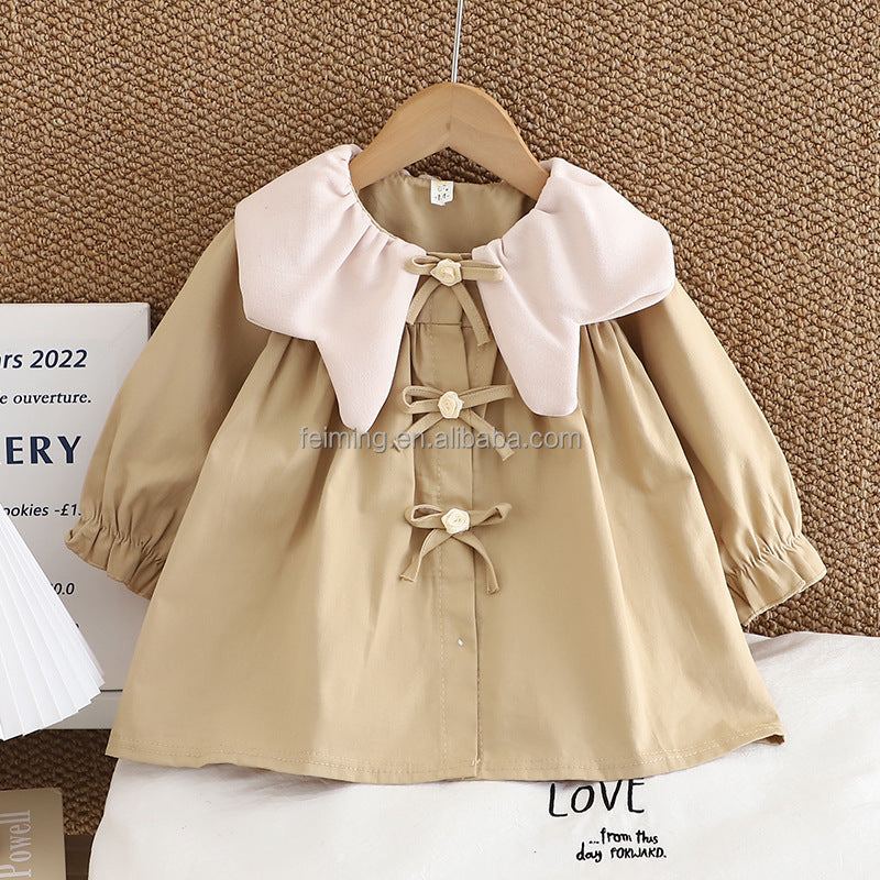 Abrigo Beige con Lazos y Cuello Peter Pan