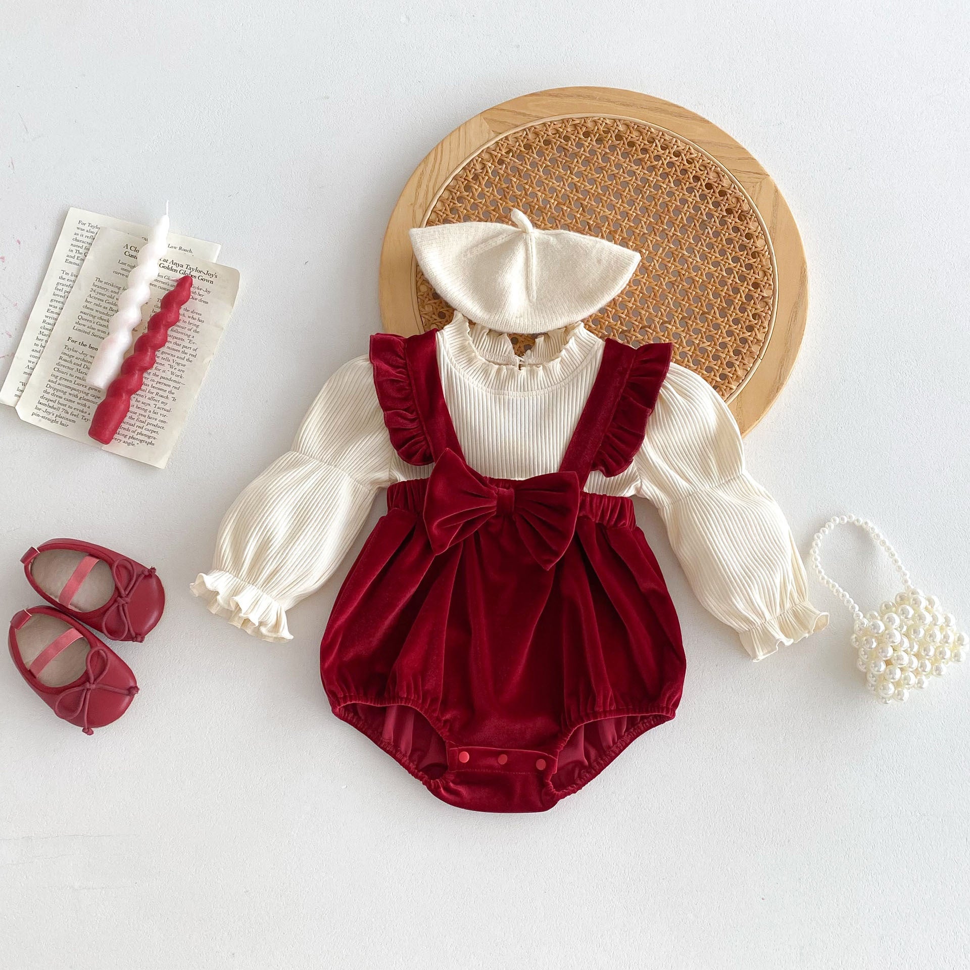 Romper Conjunto Velvet Rojo – Tirantes y Lazo Imagen secundaria del producto