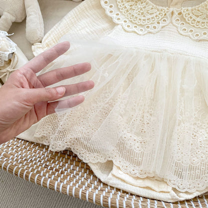 Vestido de Encaje Marfil con Cuello Vintage Bordado