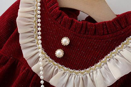 Vestido Burdeos Princesa con Cuello Volanado y Cartera Bunny