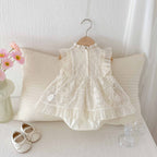 Romper Vestido Ivory Bordado Floral – Encanto Delicado