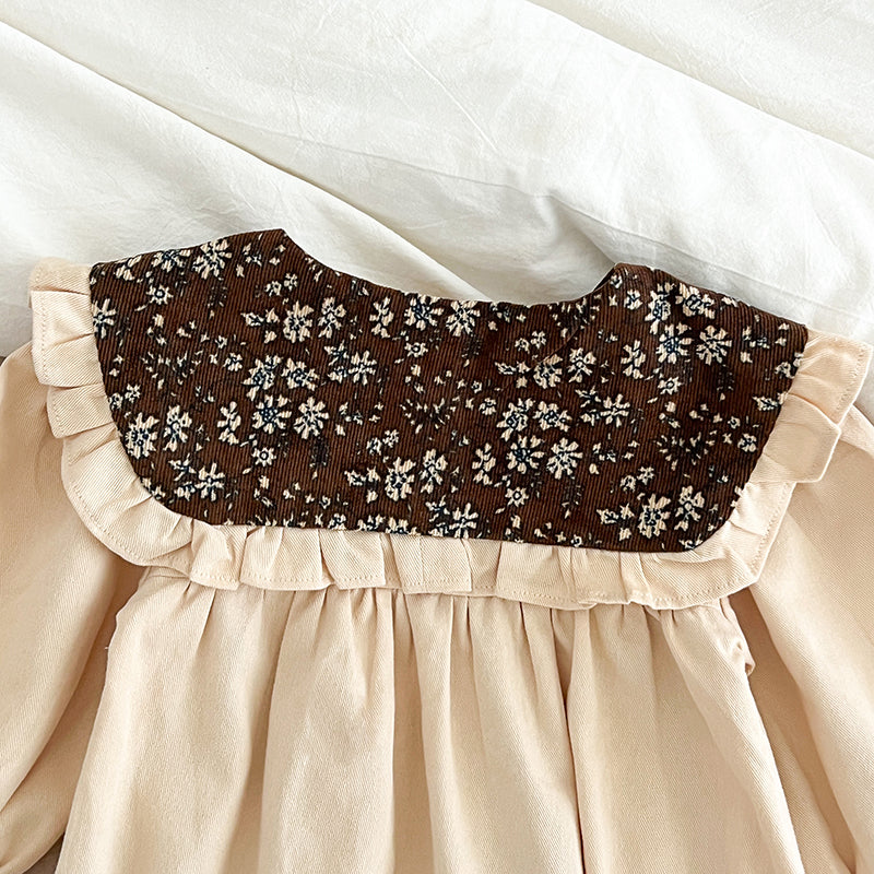 Abrigo Beige con Cuello Vintage de Flores