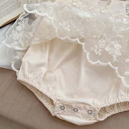 Vestido Beige con Encaje Floral – Estilo Romántico para Bebé
