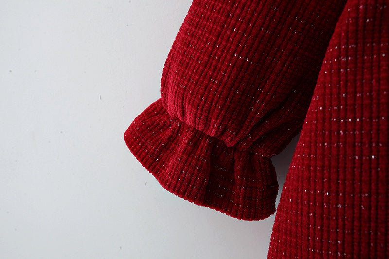 Vestido Burdeos Princesa con Cuello Volanado y Cartera Bunny