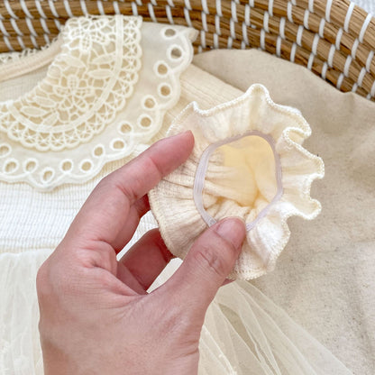 Vestido de Encaje Marfil con Cuello Vintage Bordado