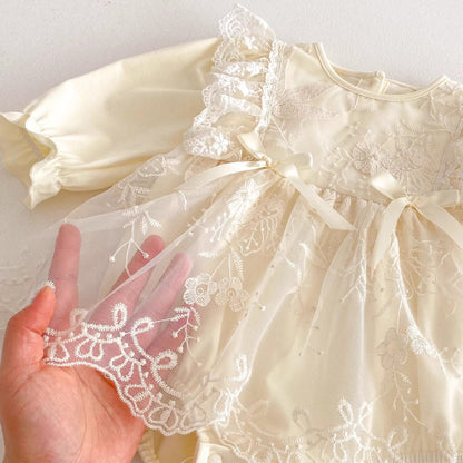 Vestido de Encaje Marfil con Bordado Floral y Lazos