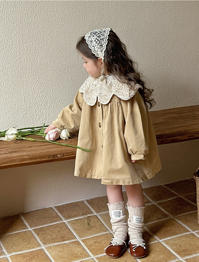 Abrigo con Cuello de Encaje Vintage