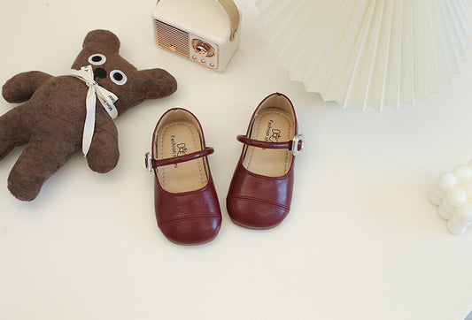 Zapatos de Niña Color Vino con Hebilla – Colección Clásica Elegante