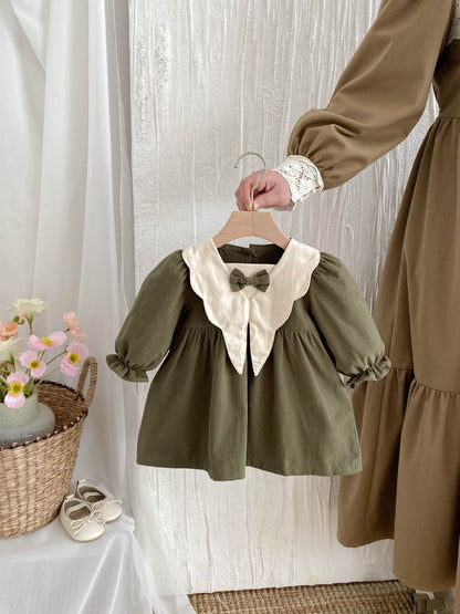 Vestido Verde Oliva con Cuello en Pico y Lazo – Colección Encanto Natural 🌿